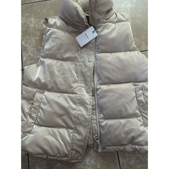 NWT Forever 21 Premium S Puffy Quilted Vest Jacket Full Zip - Picture 1 of 6